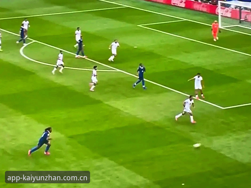 法国3-0伊拉克完整复盘：姆巴佩百场里程碑双响，雷暴中断的2小时11分钟藏着哪些细节？——开云全站APP赛事数据深度评测